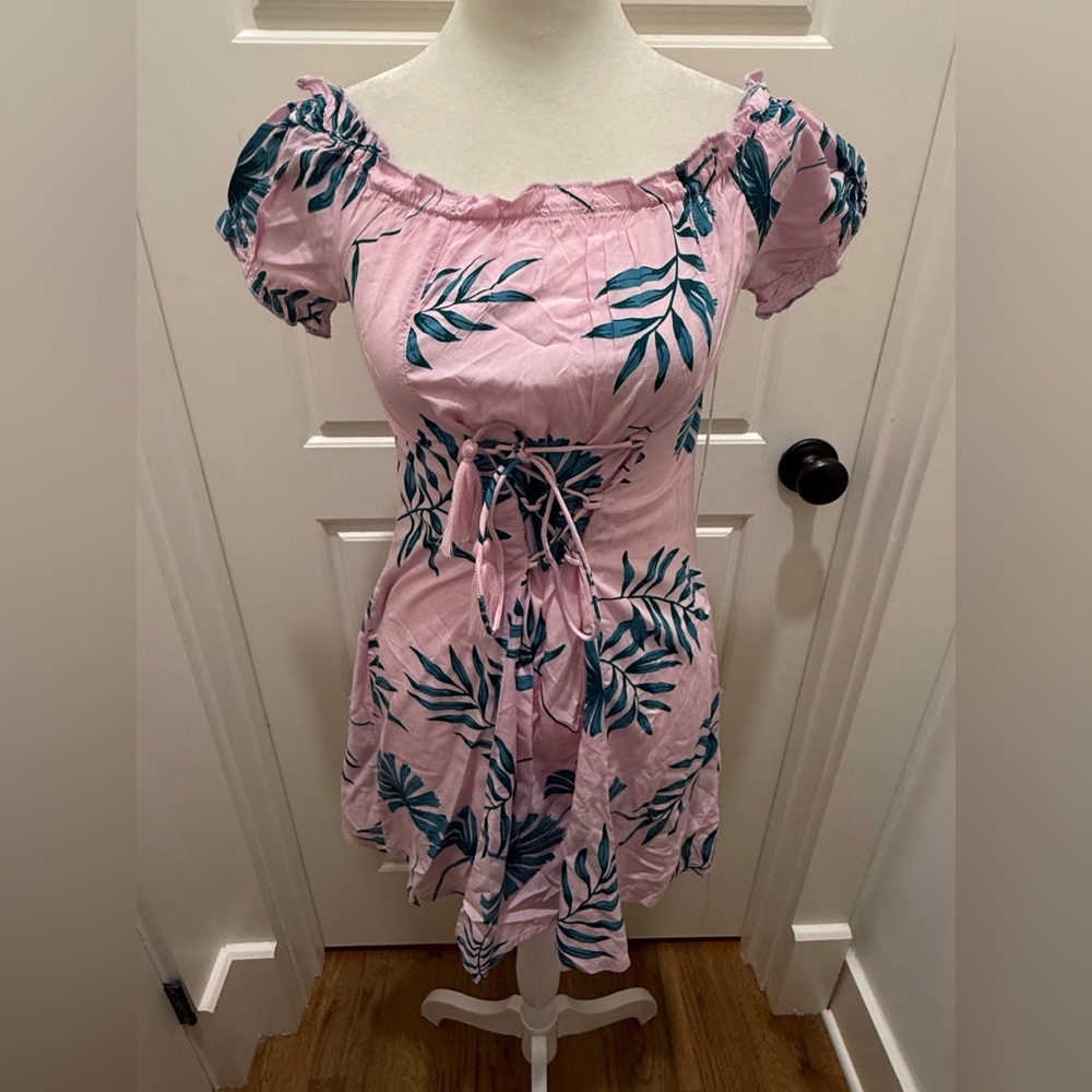 NWT. Sisstrevolution. Peasanatly Palmin’ Mini Dress. Pink & Green. Size XS.